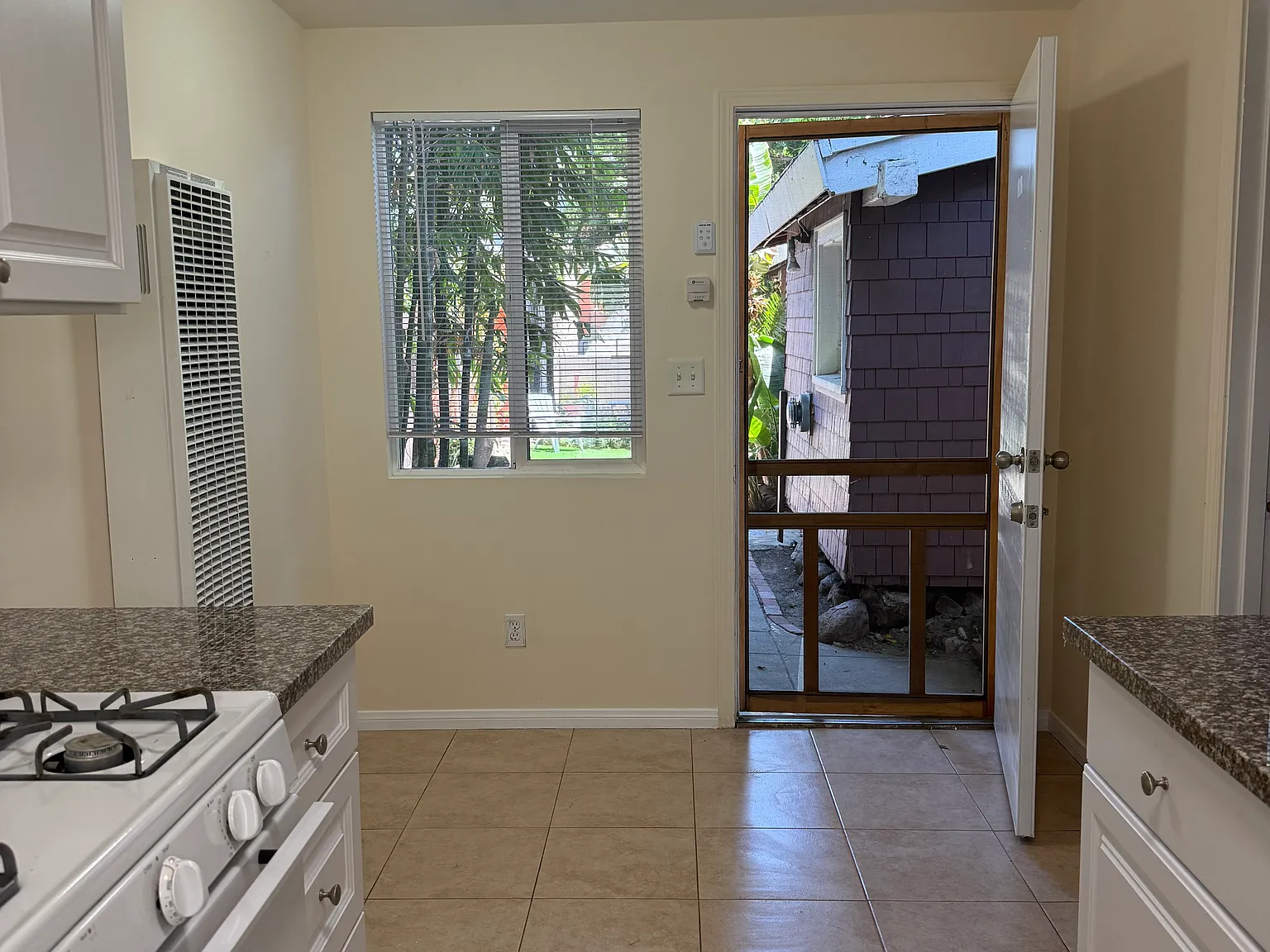 Studio, 500 sqft, $1,850 — Photo 2
