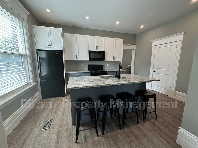 5 bed, 3.0 bath, $650 — Photo 3