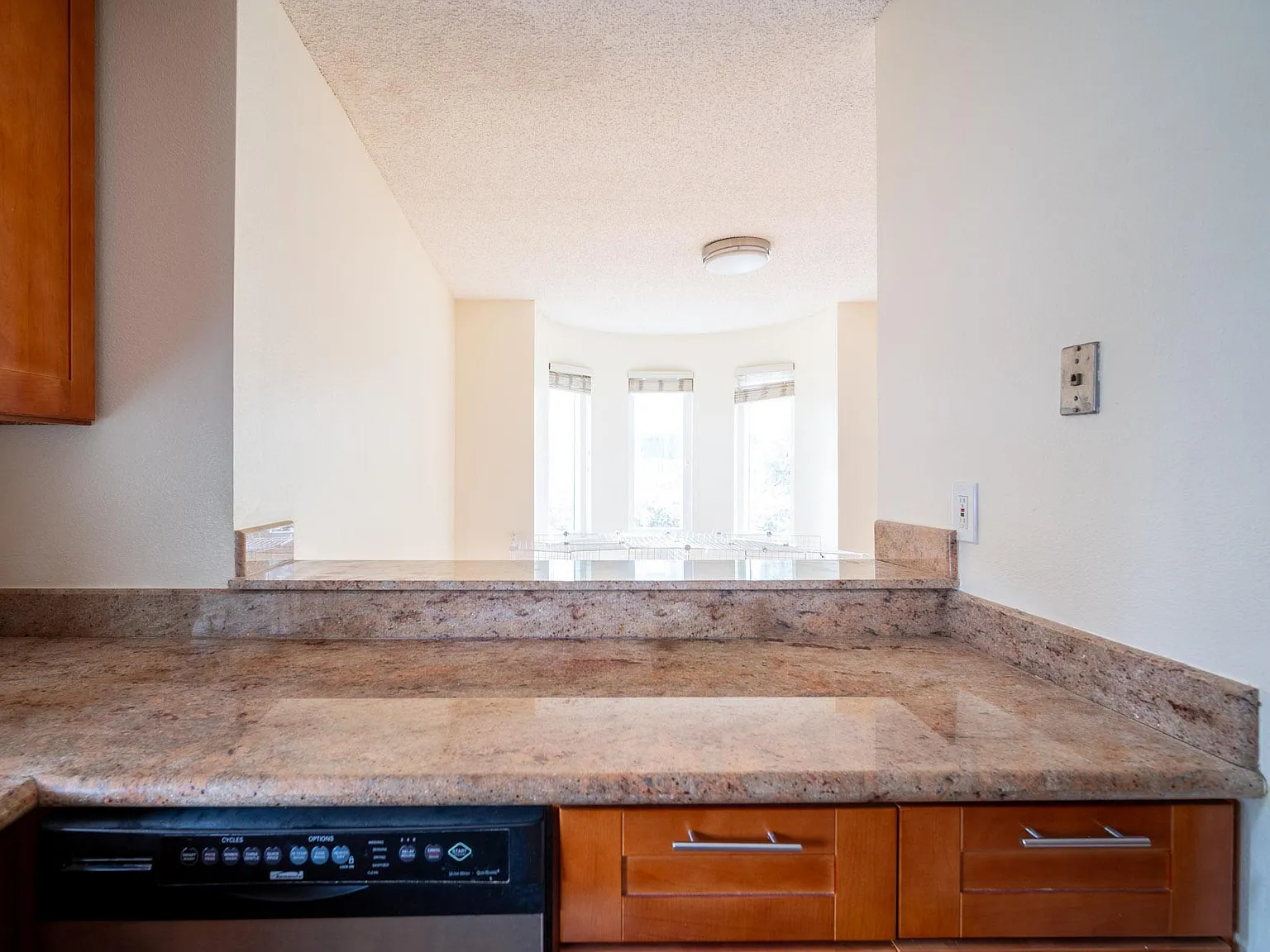 3 bed, 1414 sqft, $5,495 — Photo 4