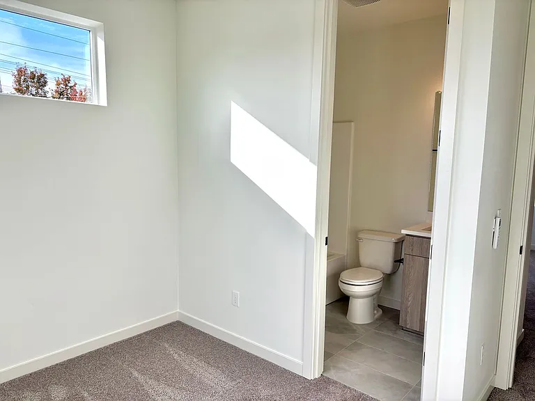 7582 N Alma Ave — Photo 18