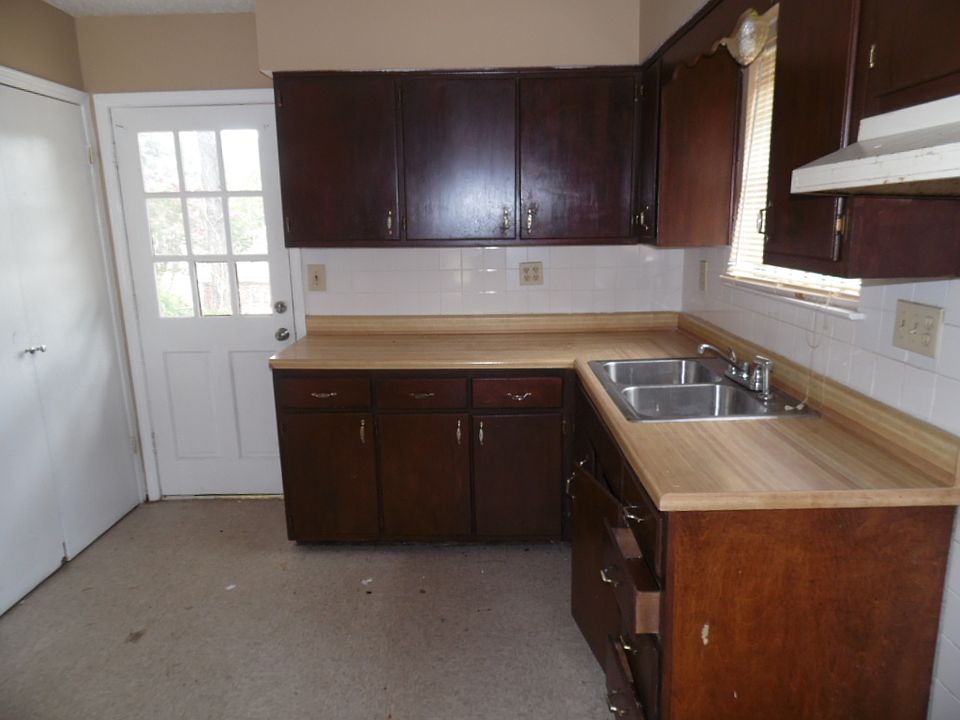 2nd image of 4368 Elmridge St