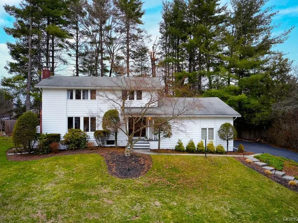 42 Thornwood Drive, Poughkeepsie, NY 12603