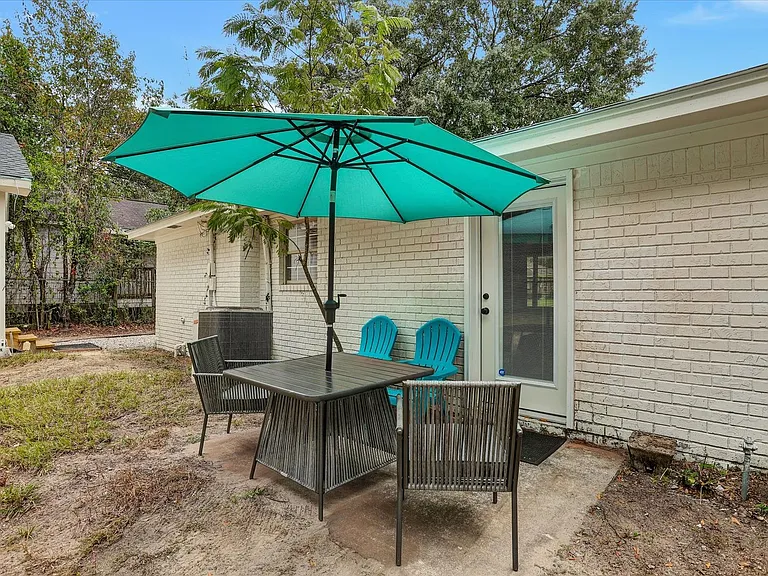 720 Dixon St — Photo 46