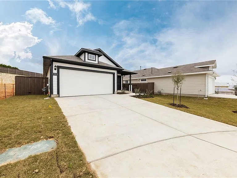 5705 Respinto Dr — Photo 2