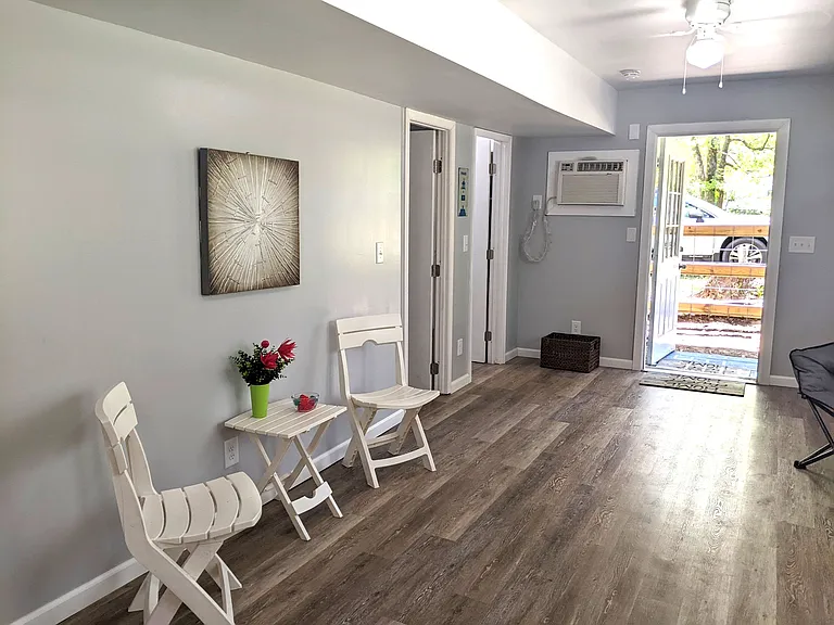 105 Linden Streetlower S — Photo 9