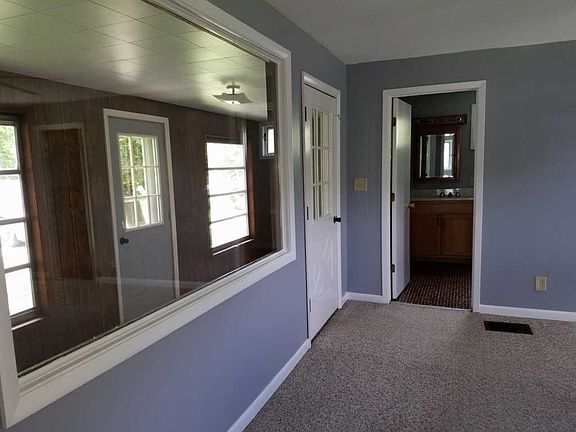 3rd image of 638 Washington St