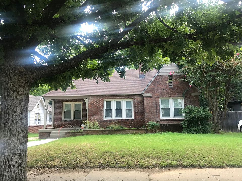 1st image of 107 S Jamestown Ave