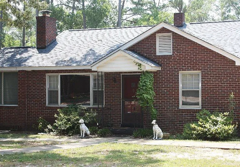 400 Cumberland Dr — Photo 2