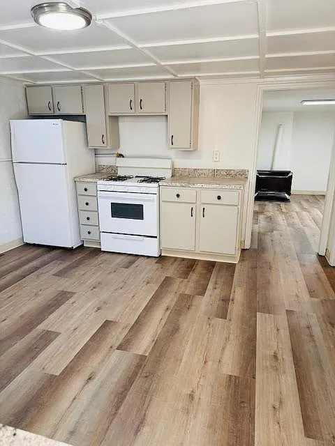 1 bed, $895 — Photo 1