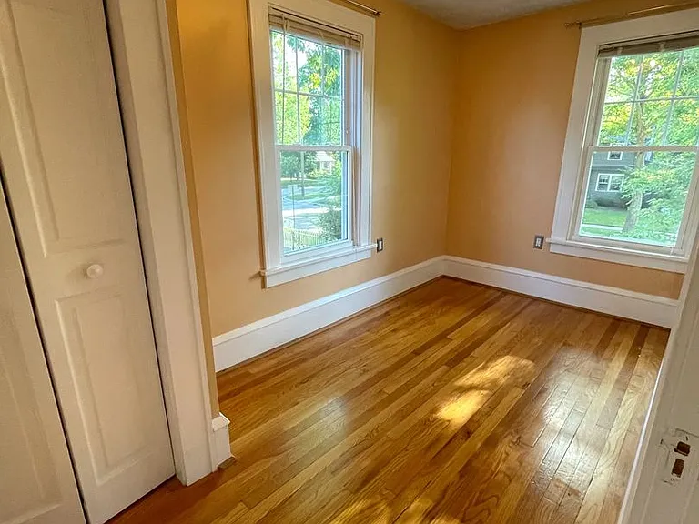 1404 E Park Pl — Photo 15