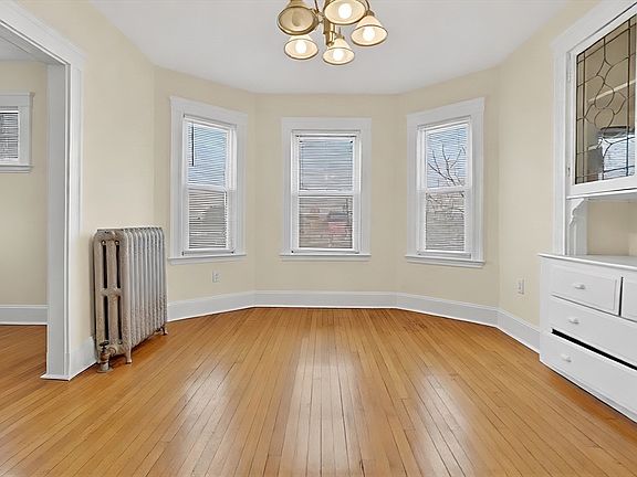 4th image of 6 Eight Irma Ave