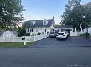 1 Farm St, Danbury, CT 06811