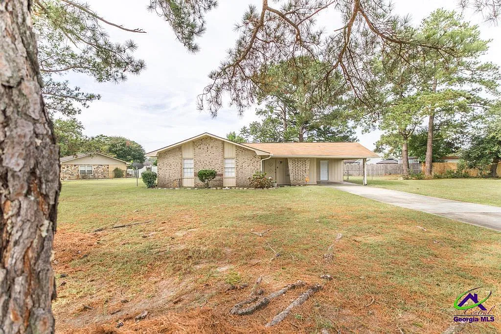 3 bed, 2.0 bath, 1088 sqft, $1,650 — Photo 2