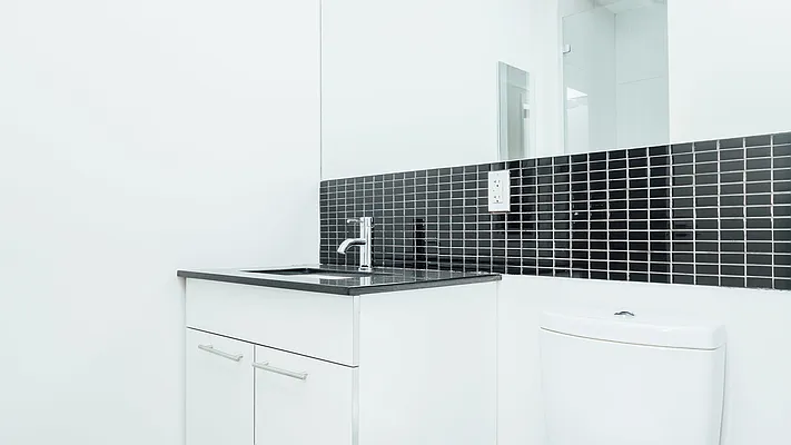 Rented by Nooklyn NYC LLC | media 12