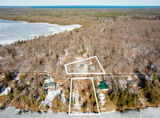 5322 Sylvan Point Rd, Honor, MI 49640