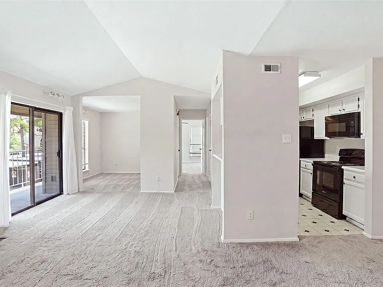 2025 Augusta Dr #804 — Photo 6