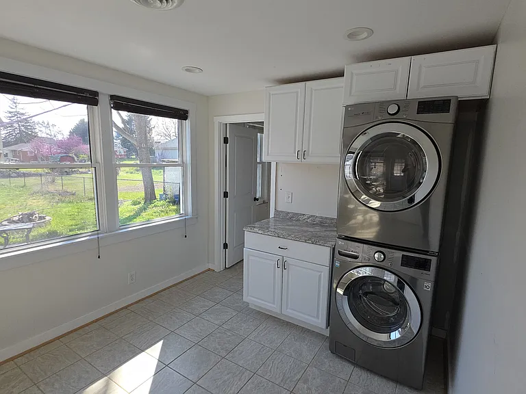 304 N River Rd — Photo 31