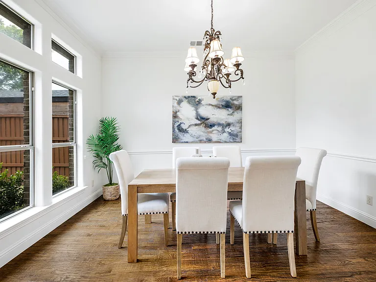 3606 S Versailles Ave — Photo 9