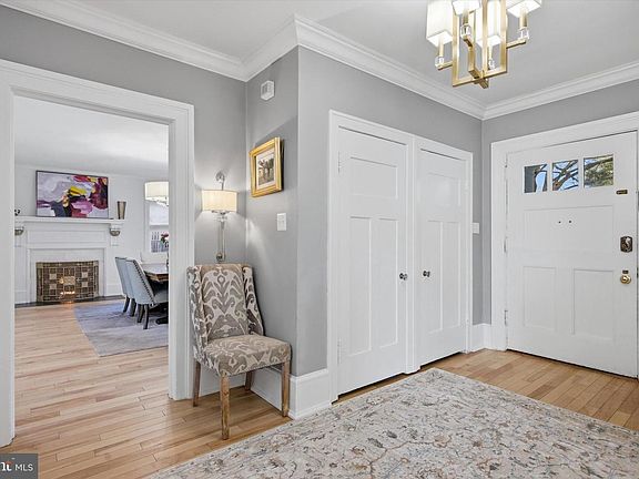 4th image of 305 Wister Rd