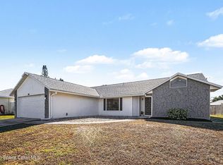 786 Hamm St NW, Palm Bay, FL 32907