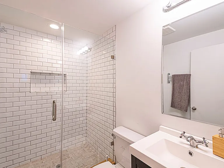 2137 Cross St — Photo 7