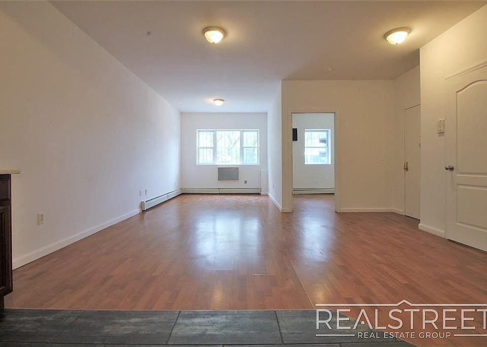 1st image of 175 Chauncey St APT 1