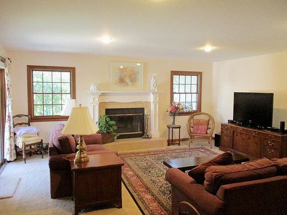 3rd image of 20729 Seaton Ave