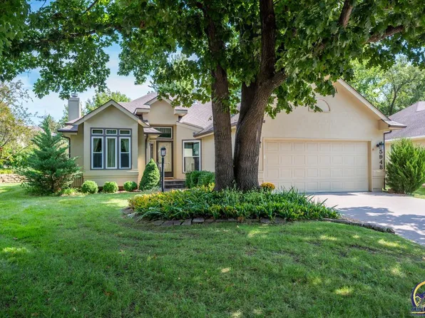 5948 SW 31st St, Topeka, KS 66614