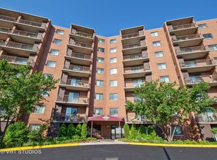 1 Bloomingdale Pl APT 222, Bloomingdale, IL 60108