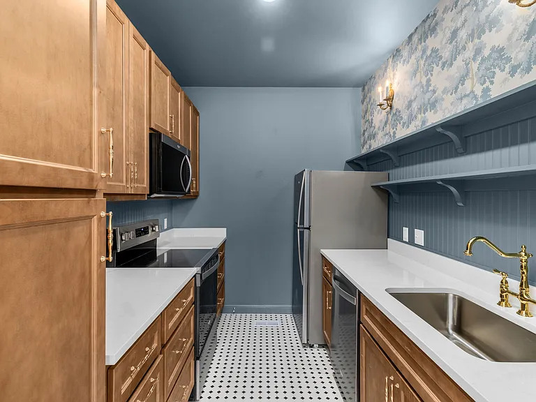 2351 Menard St #B — Photo 11