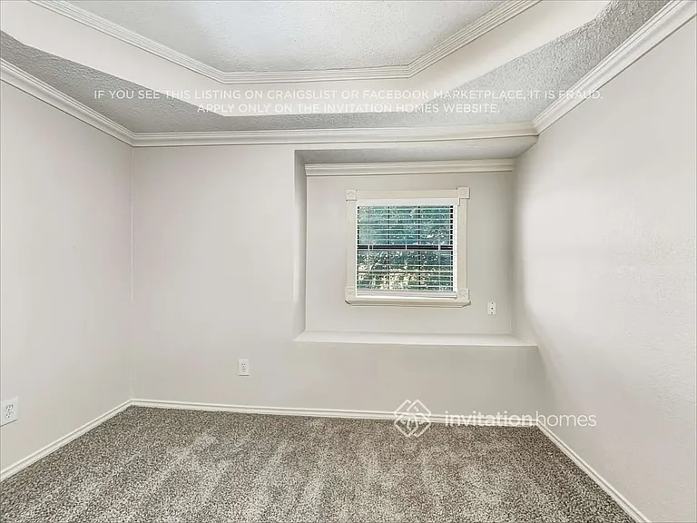 5201 Waltham Ct — Photo 13