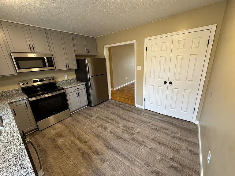 127 Longstreet Ave — Photo 5
