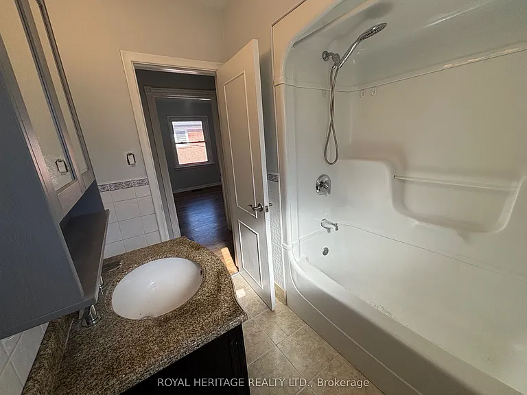 81 Eringate Dr #MAIN FLOOR — Photo 25