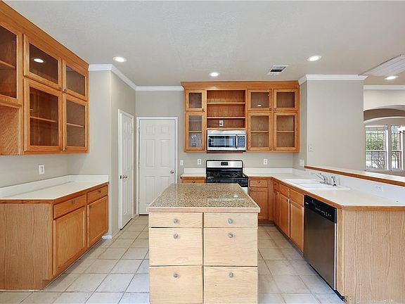 2nd image of 5552 Lawnsberry Dr