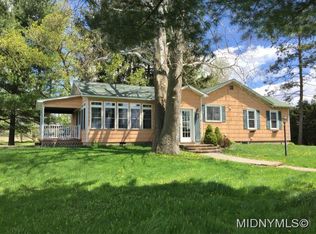129 Wood Ln, Utica, NY 13502