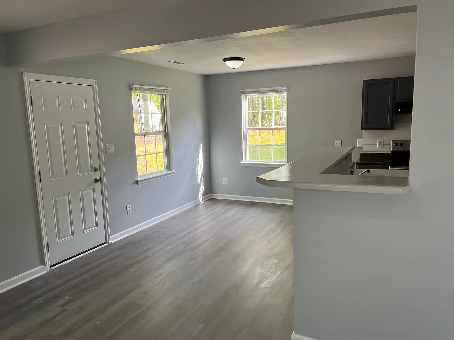 408 Gladstone - 1 — Photo 4