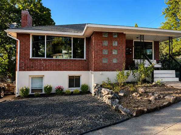 828 W 11th Ave APT 1, Spokane, WA 99204