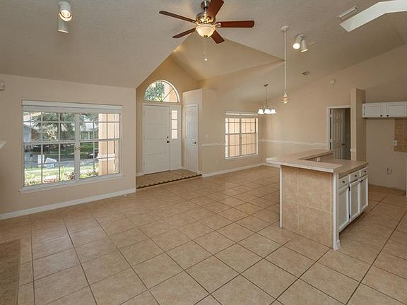 5th image of 1622 Sackett Cir