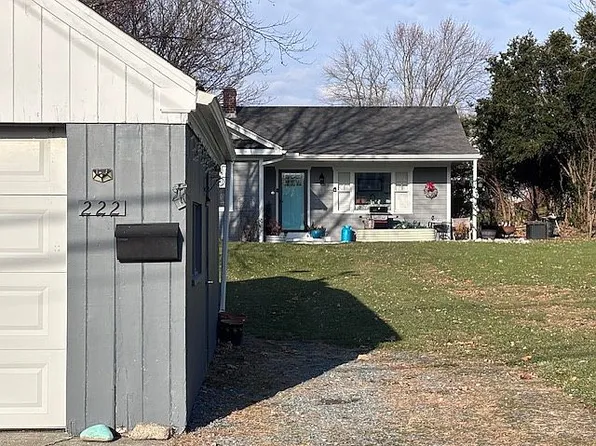 222 Judson St, Tiverton, RI 02878