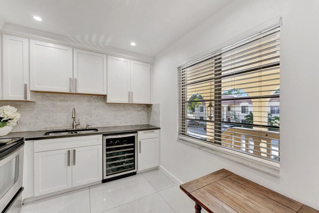 138 S Cypress Rd APT 224, photo 8