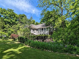 257 Moraine Rd, Highland Park, IL 60035