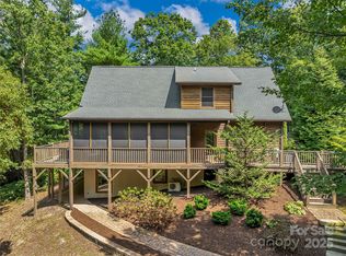224 Corsica Ln, Saluda, NC 28773