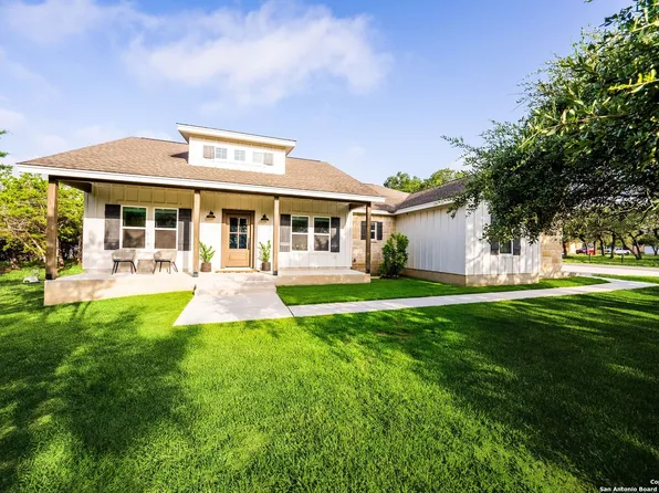 341 SADDLE MOUNTAIN DR, Boerne, TX 78006