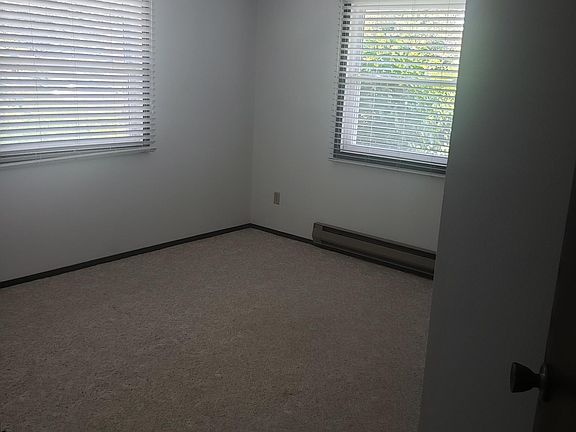3rd image of 1726 S 115th Ct
