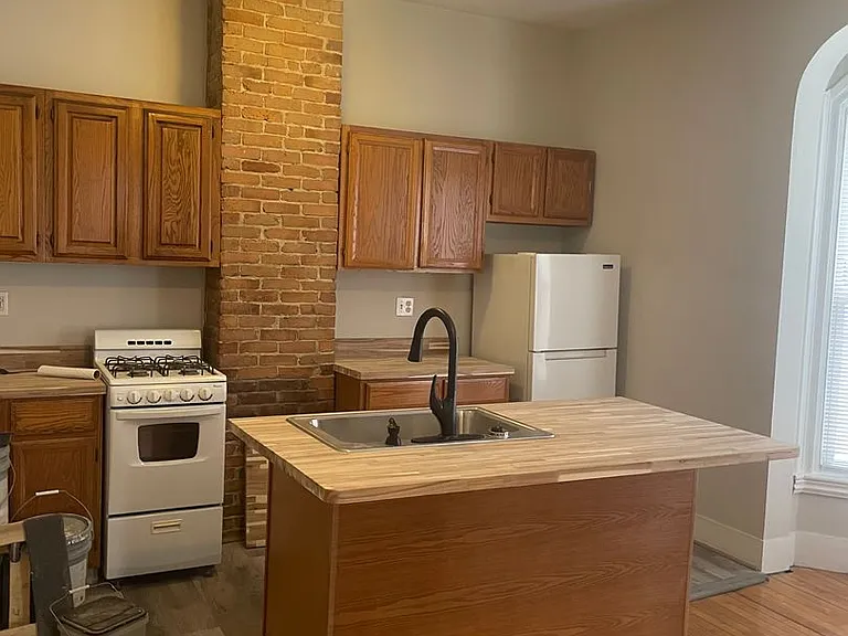 469 Cumberland Ave — Photo 1