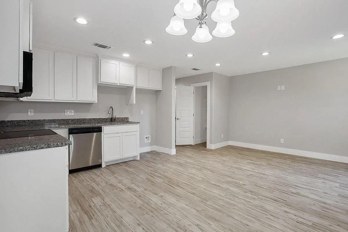 3 bed, 2.5 bath, 1450 sqft, $1,450 — Photo 4