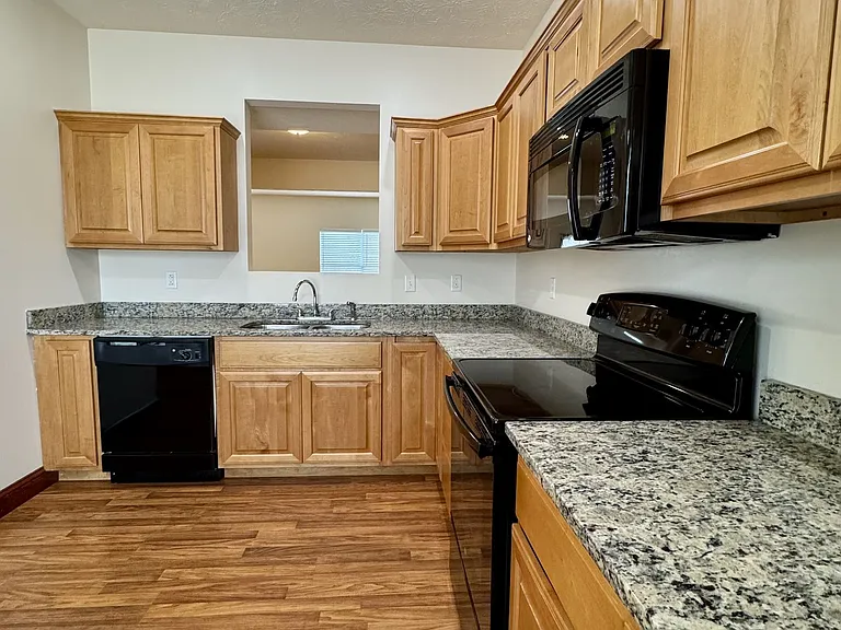 Eagle View Luxury Apartments — Photo 44