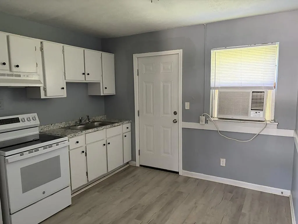 403 Beta St — Photo 3