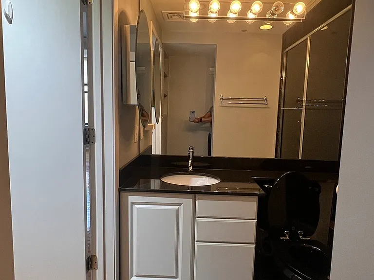 208 W Washington St #1404 — Photo 10