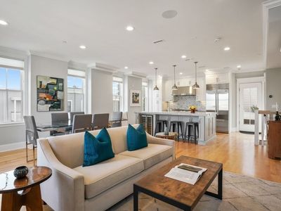 893 E 2nd St UNIT 3, South Boston, MA, 02127